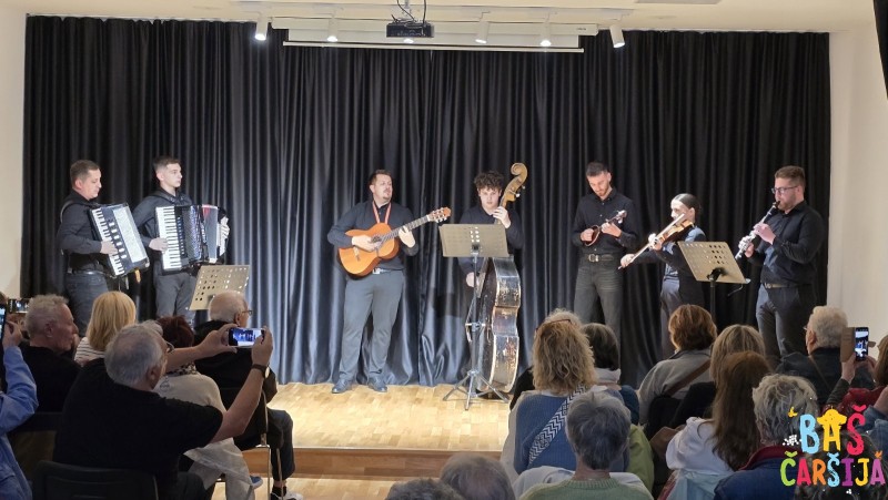 KONCERTI SVE BOJE TRADICIJE