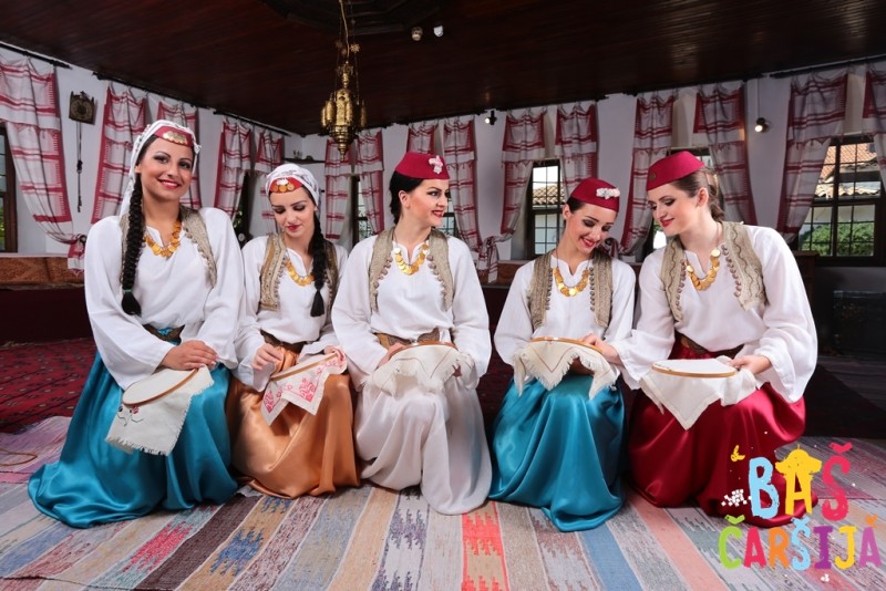 KONCERTI SVE BOJE TRADICIJE